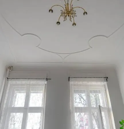 Artistic Altbau Apartment *