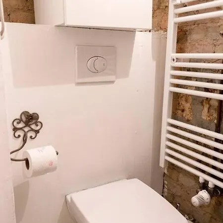 Artistic Altbau Apartment