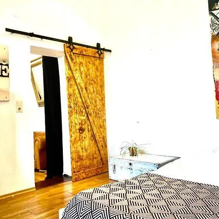Artistic Altbau Apartment